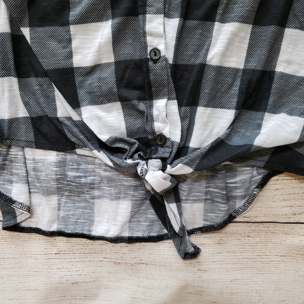 No Boundaries Juniors Plaid Cap Sleeve Tie Top M - Picture 2 of 10